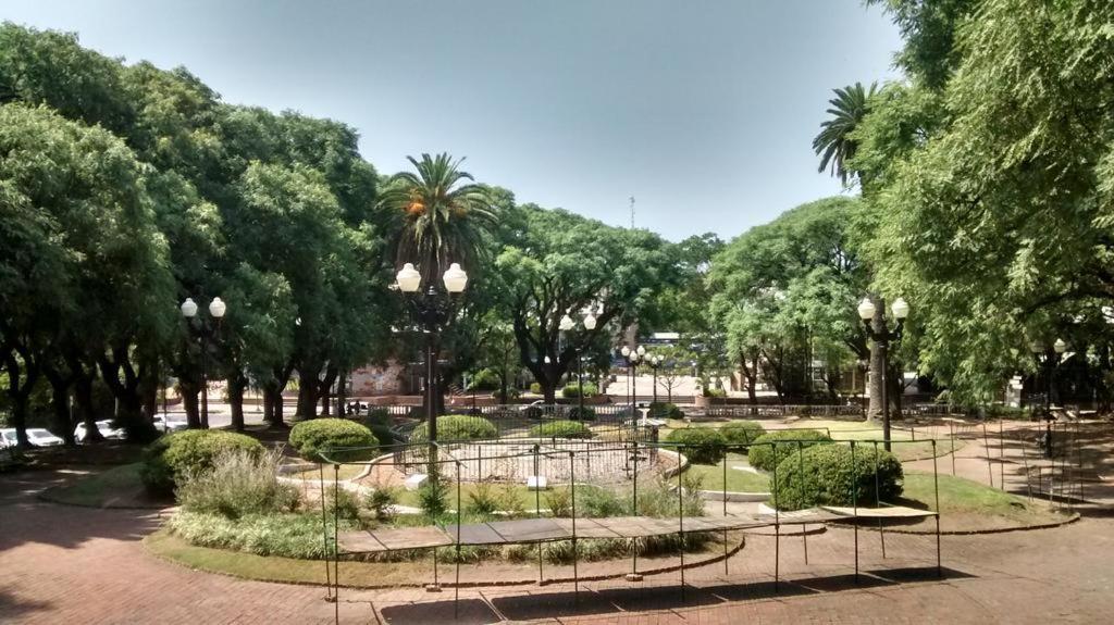 En Casa Con Gran Jardin